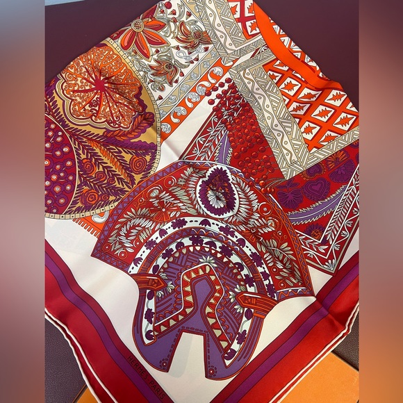 BNIB HERMES NECK SQUARE SCARF RED ORANGE - Picture 2 of 7